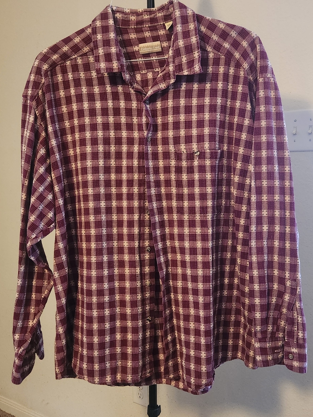 Men's Maroon Plaid Long-Sleeve Button-Down Shirt - Casual Wear